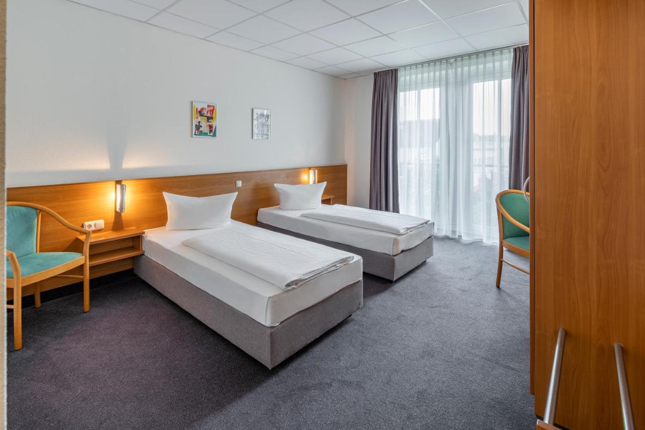 Center Hotel Kaiserhof ナウムブルク エクステリア 写真